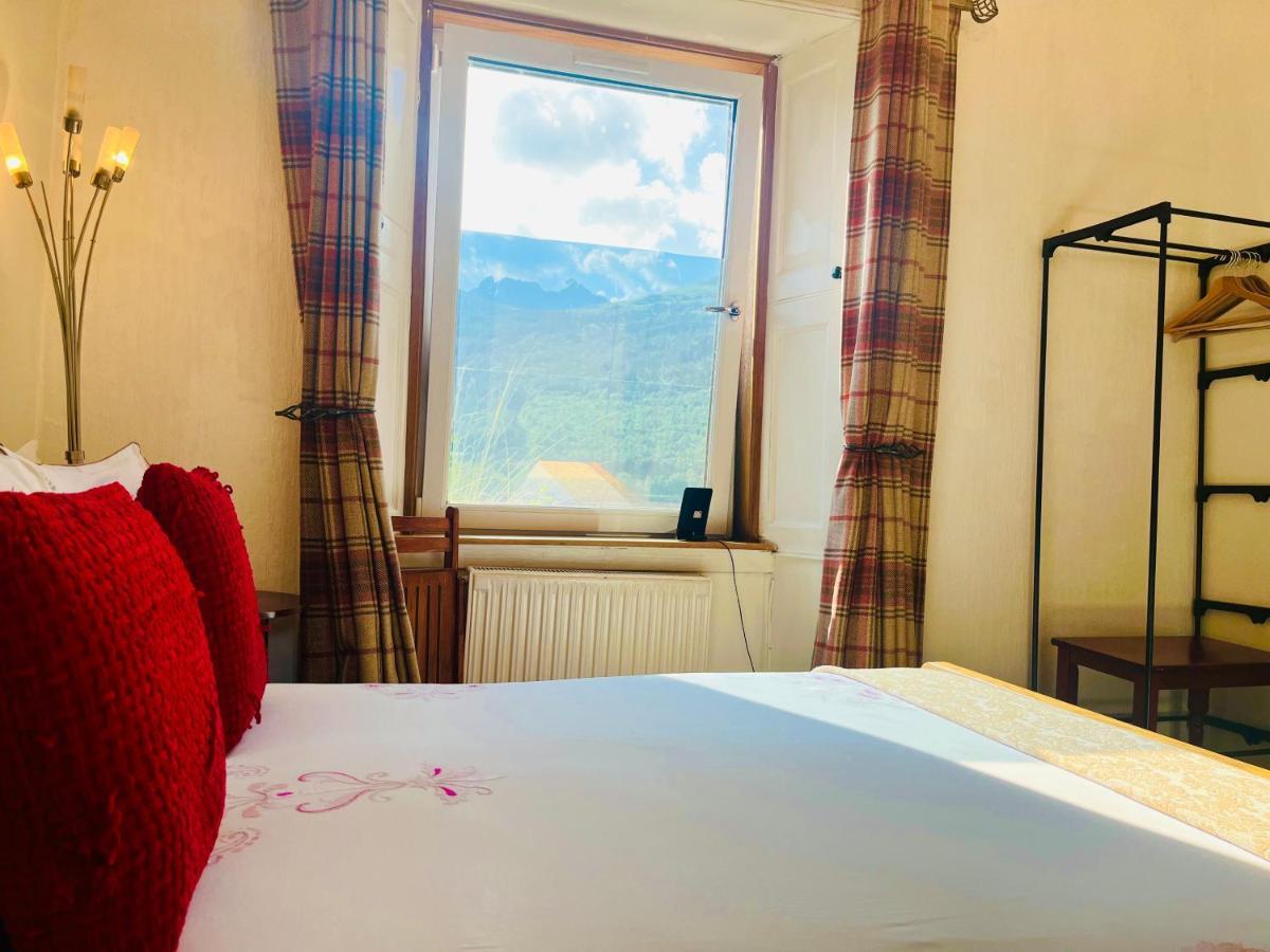 Rowantreebank Bed And Breakfast Arrochar Eksteriør bilde